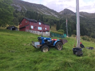 Dugnad på Sulabakkane - støyping av fundament til sikteskive